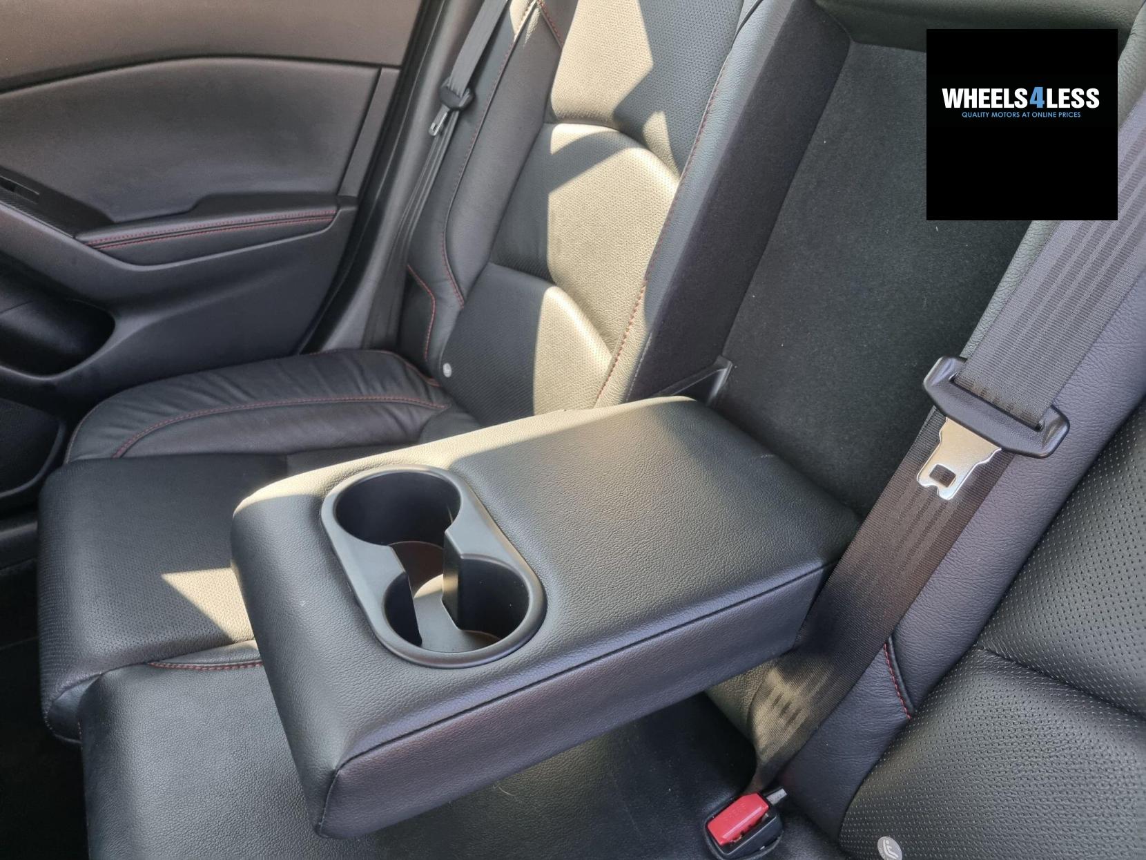 Mazda Mazda3 2.0 SKYACTIV-G Sport Nav Euro 5 (s/s) 5dr