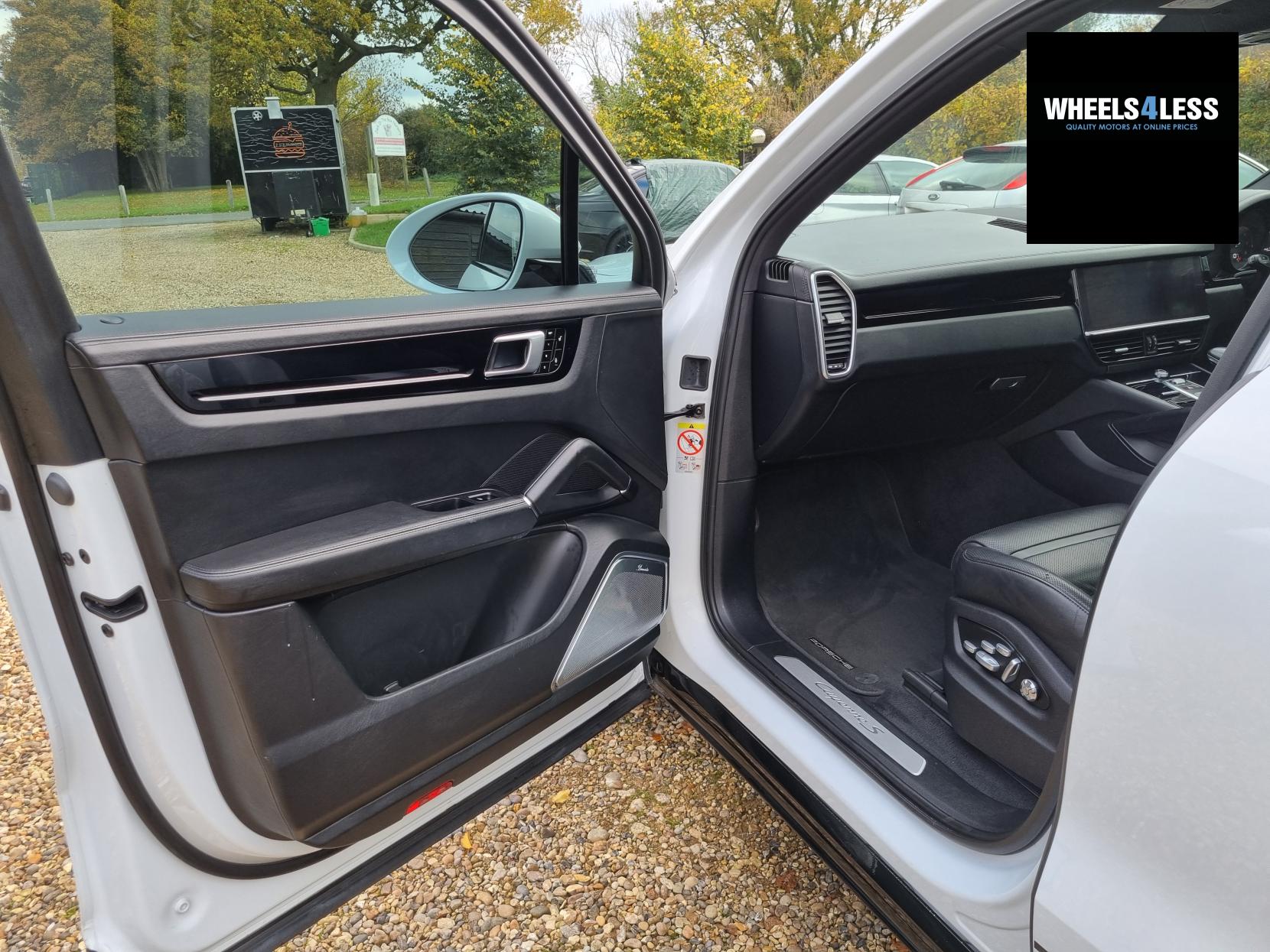 Porsche Cayenne 2.9T V6 S TiptronicS 4WD Euro 6 (s/s) 5dr