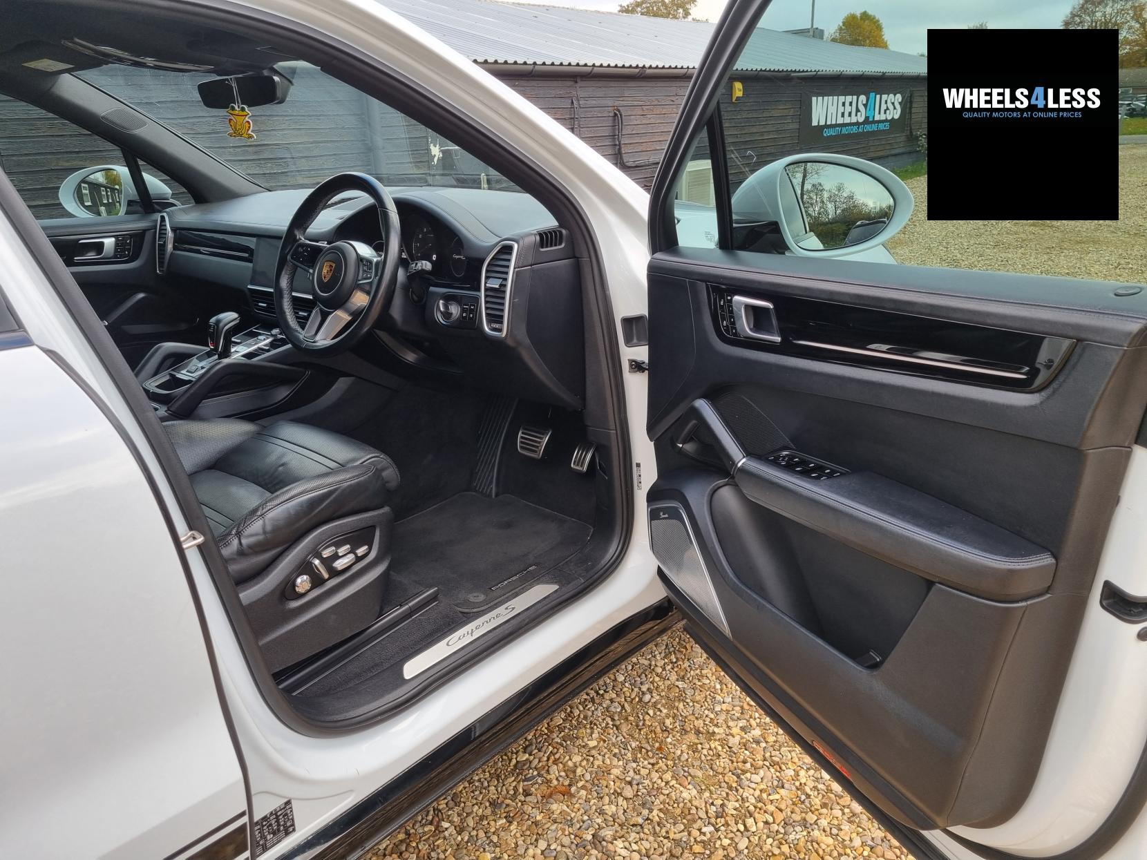 Porsche Cayenne 2.9T V6 S TiptronicS 4WD Euro 6 (s/s) 5dr