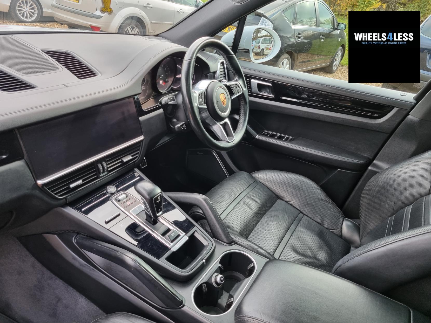 Porsche Cayenne 2.9T V6 S TiptronicS 4WD Euro 6 (s/s) 5dr