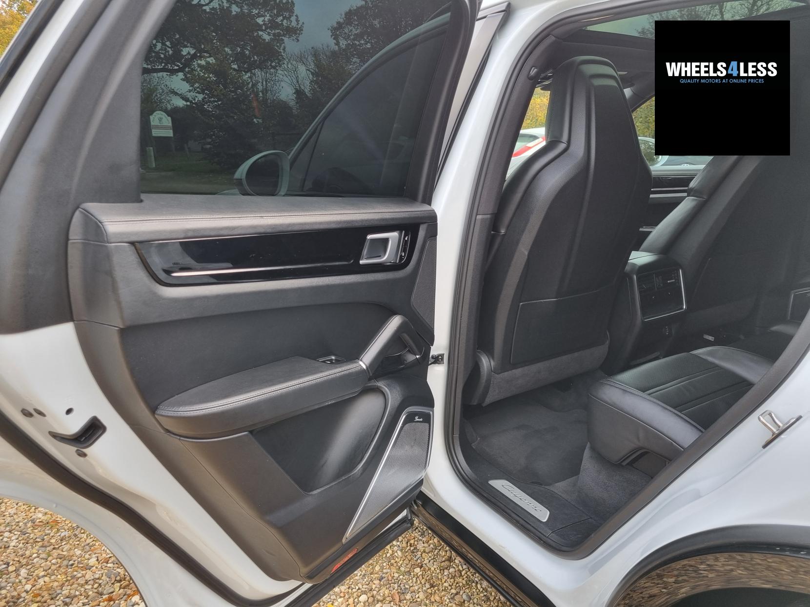 Porsche Cayenne 2.9T V6 S TiptronicS 4WD Euro 6 (s/s) 5dr