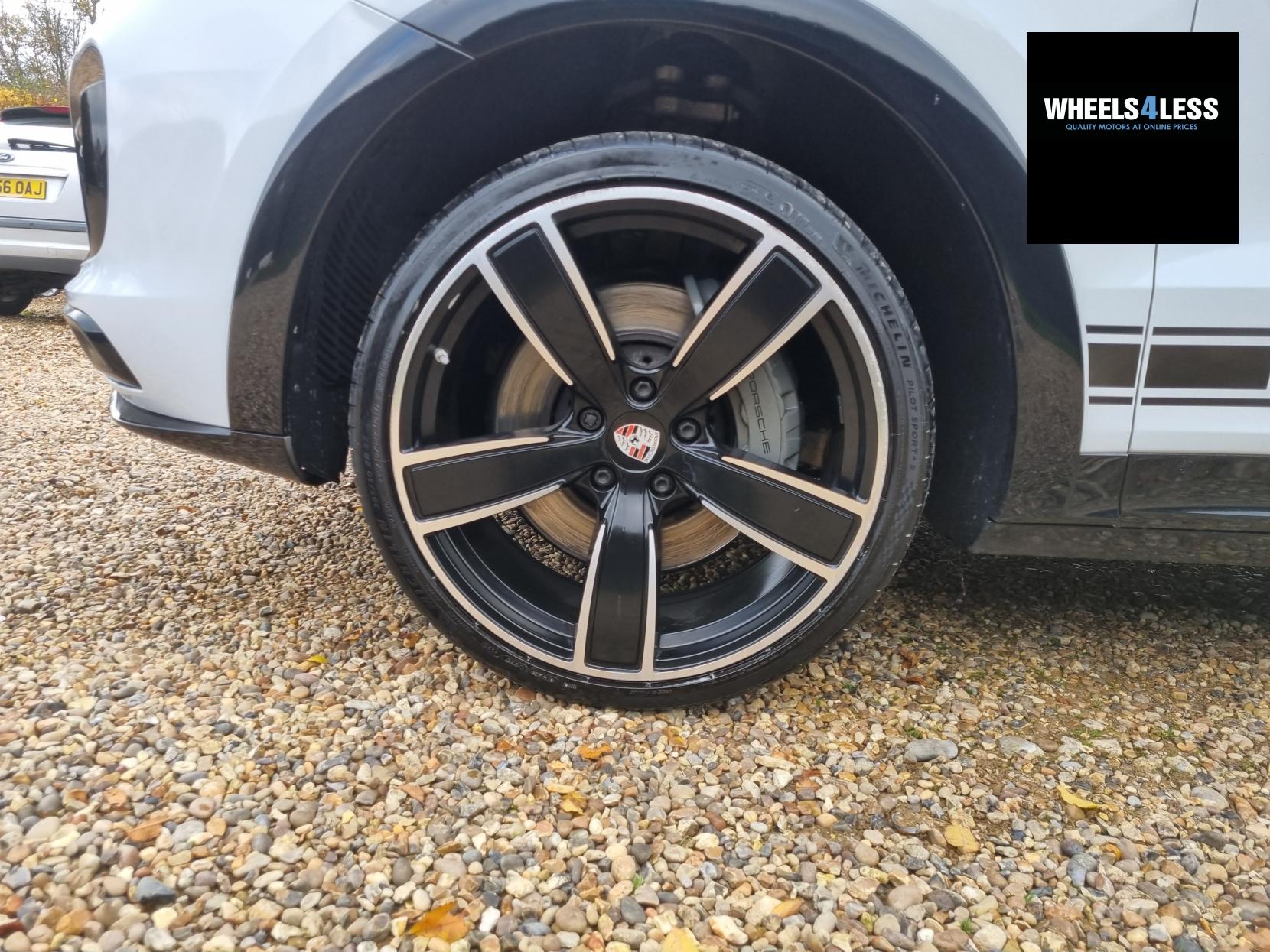 Porsche Cayenne 2.9T V6 S TiptronicS 4WD Euro 6 (s/s) 5dr