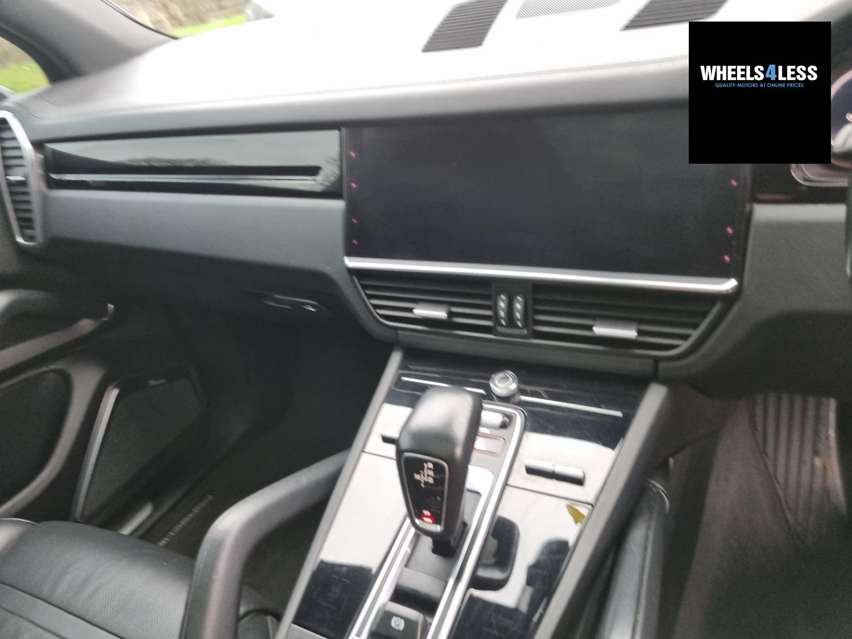 Porsche Cayenne 2.9T V6 S TiptronicS 4WD Euro 6 (s/s) 5dr