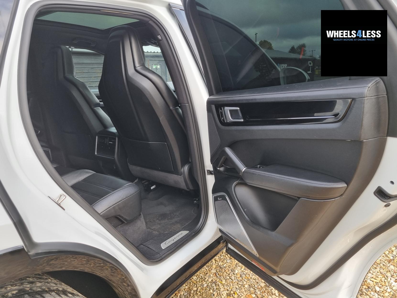 Porsche Cayenne 2.9T V6 S TiptronicS 4WD Euro 6 (s/s) 5dr