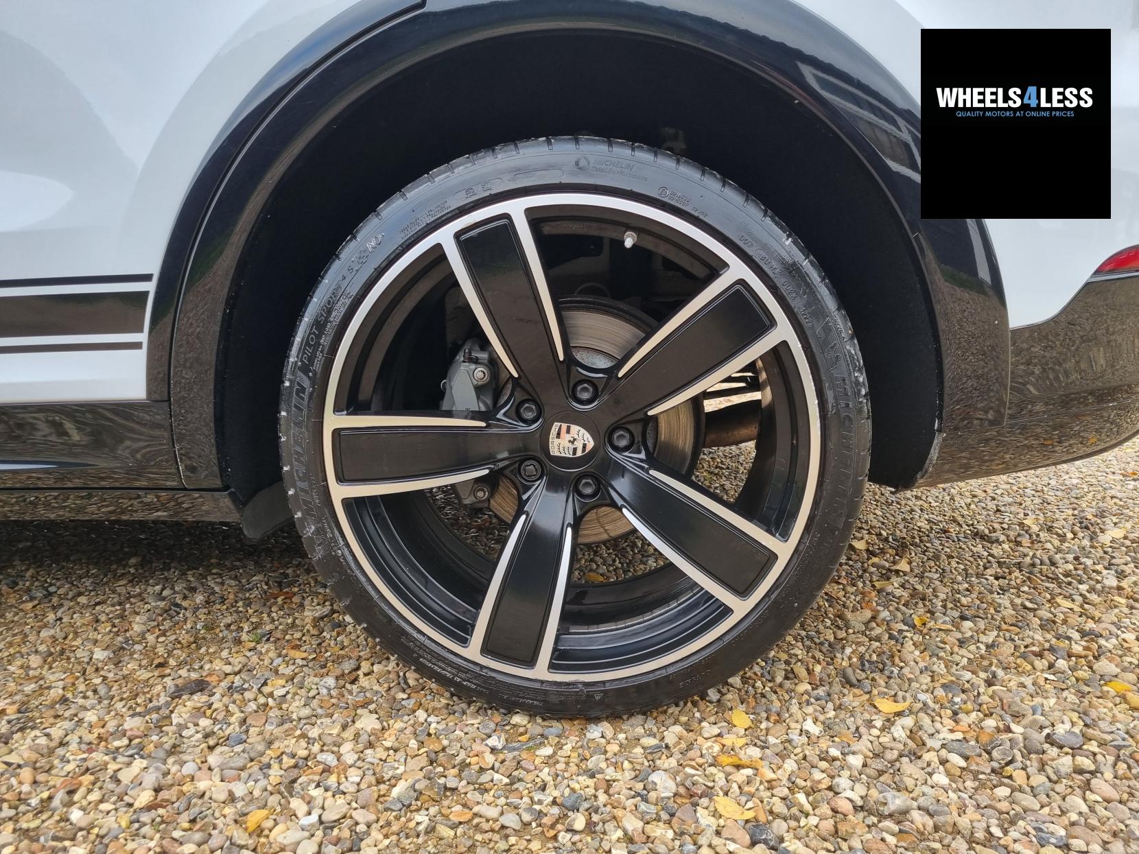 Porsche Cayenne 2.9T V6 S TiptronicS 4WD Euro 6 (s/s) 5dr