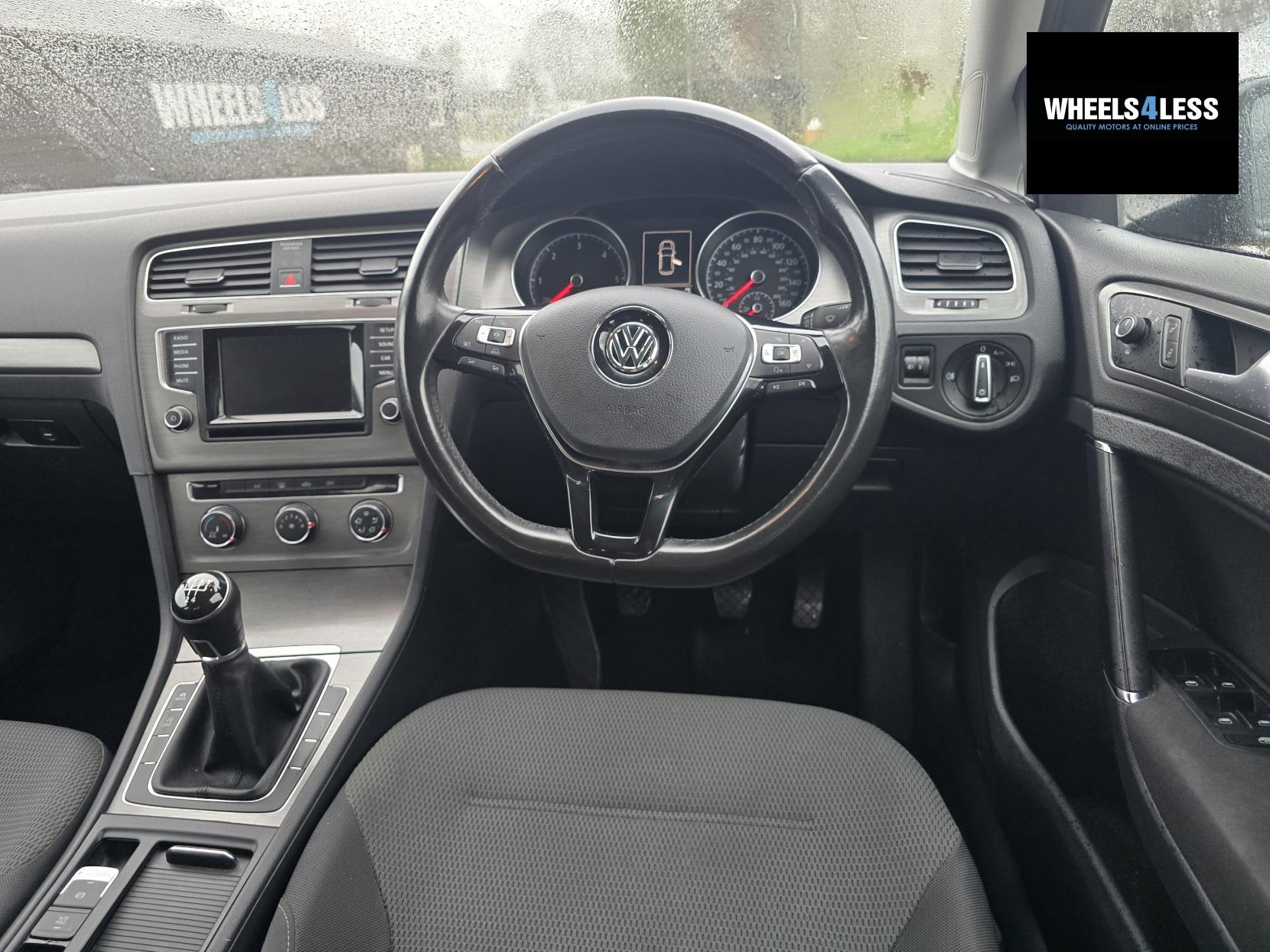 Volkswagen Golf 1.6 TDI BlueMotion Tech SE Hatchback 5dr Diesel Manual Euro 5 (s/s) (105 ps)