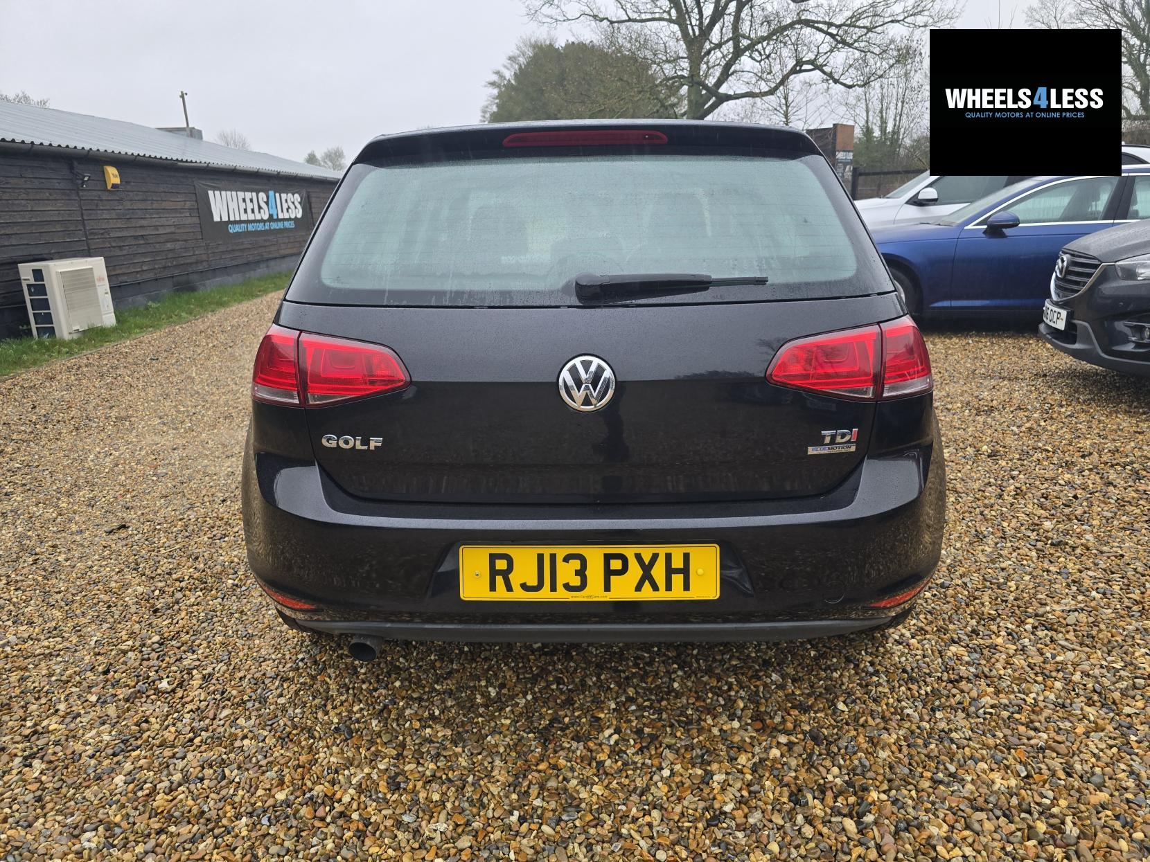 Volkswagen Golf 1.6 TDI BlueMotion Tech SE Hatchback 5dr Diesel Manual Euro 5 (s/s) (105 ps)