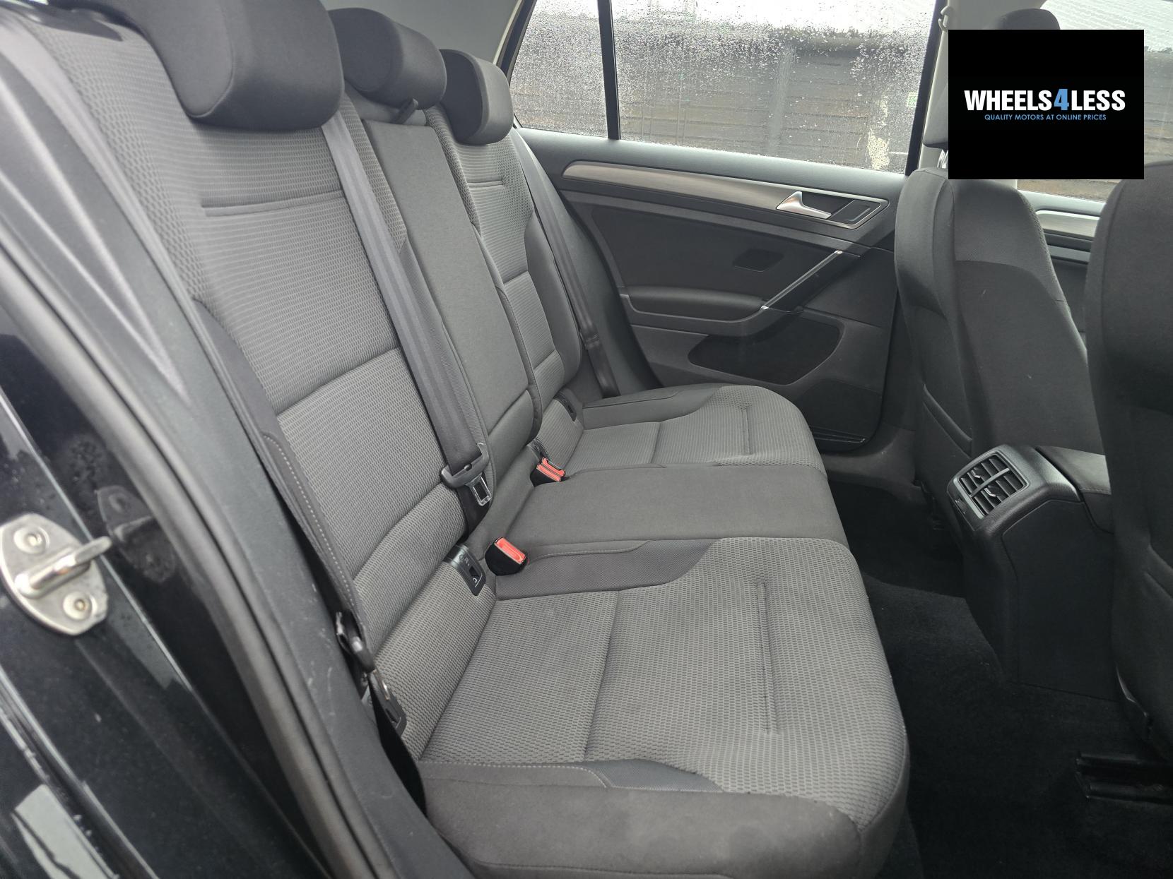 Volkswagen Golf 1.6 TDI BlueMotion Tech SE Hatchback 5dr Diesel Manual Euro 5 (s/s) (105 ps)