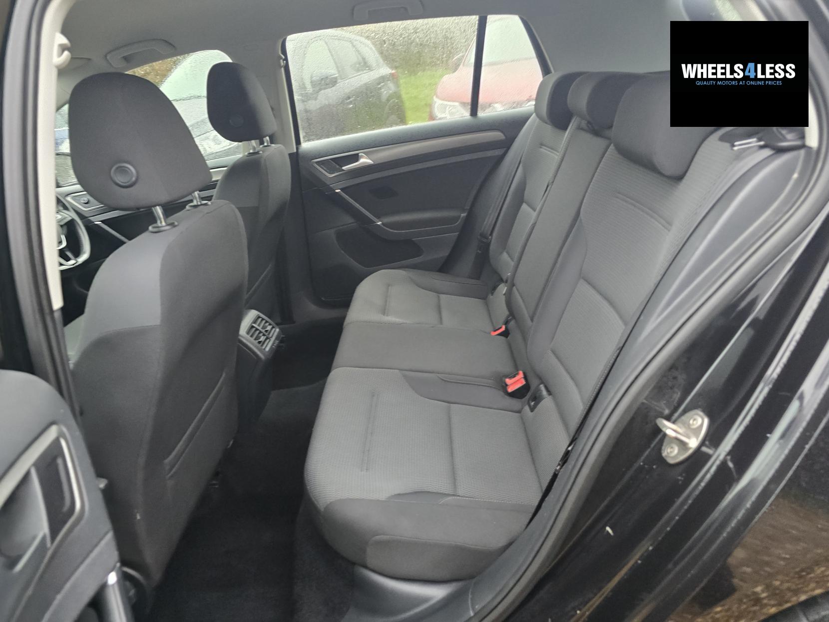 Volkswagen Golf 1.6 TDI BlueMotion Tech SE Hatchback 5dr Diesel Manual Euro 5 (s/s) (105 ps)