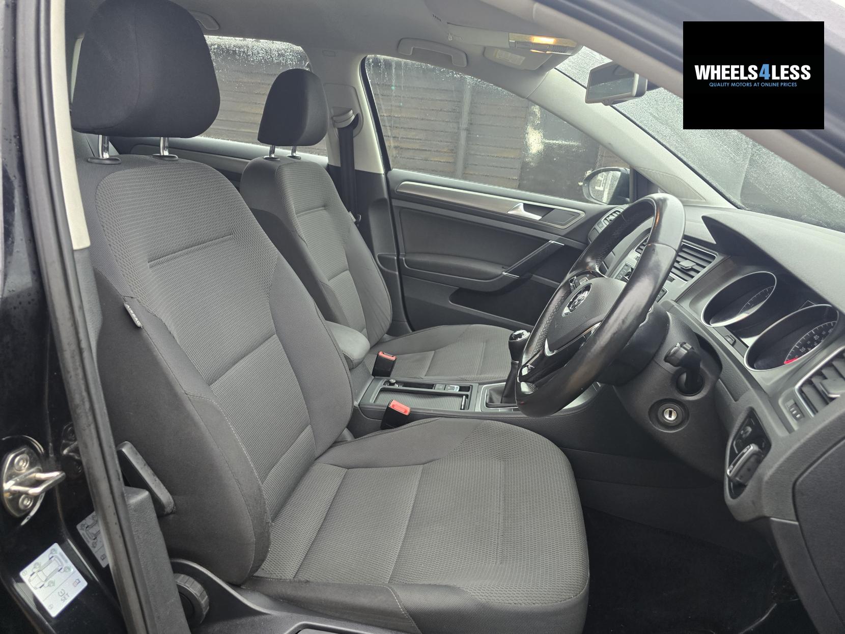 Volkswagen Golf 1.6 TDI BlueMotion Tech SE Hatchback 5dr Diesel Manual Euro 5 (s/s) (105 ps)