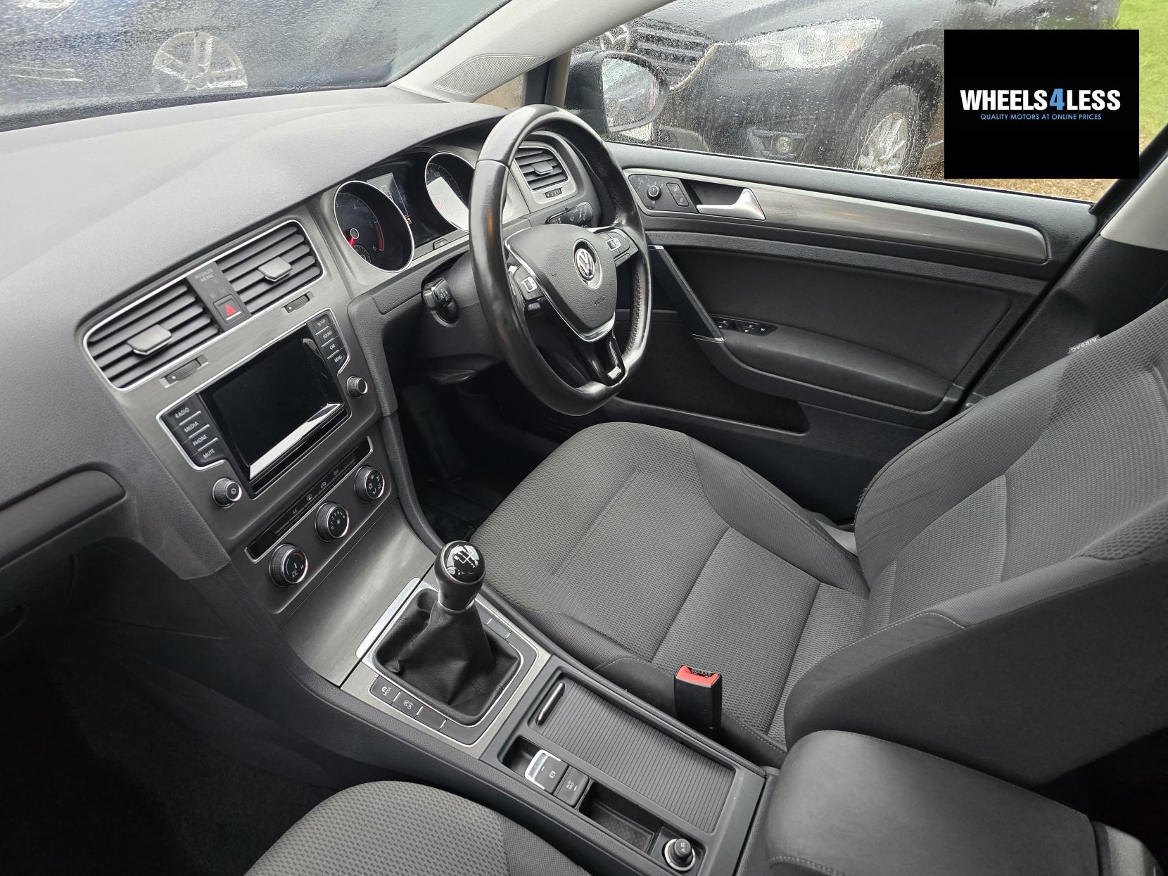 Volkswagen Golf 1.6 TDI BlueMotion Tech SE Hatchback 5dr Diesel Manual Euro 5 (s/s) (105 ps)