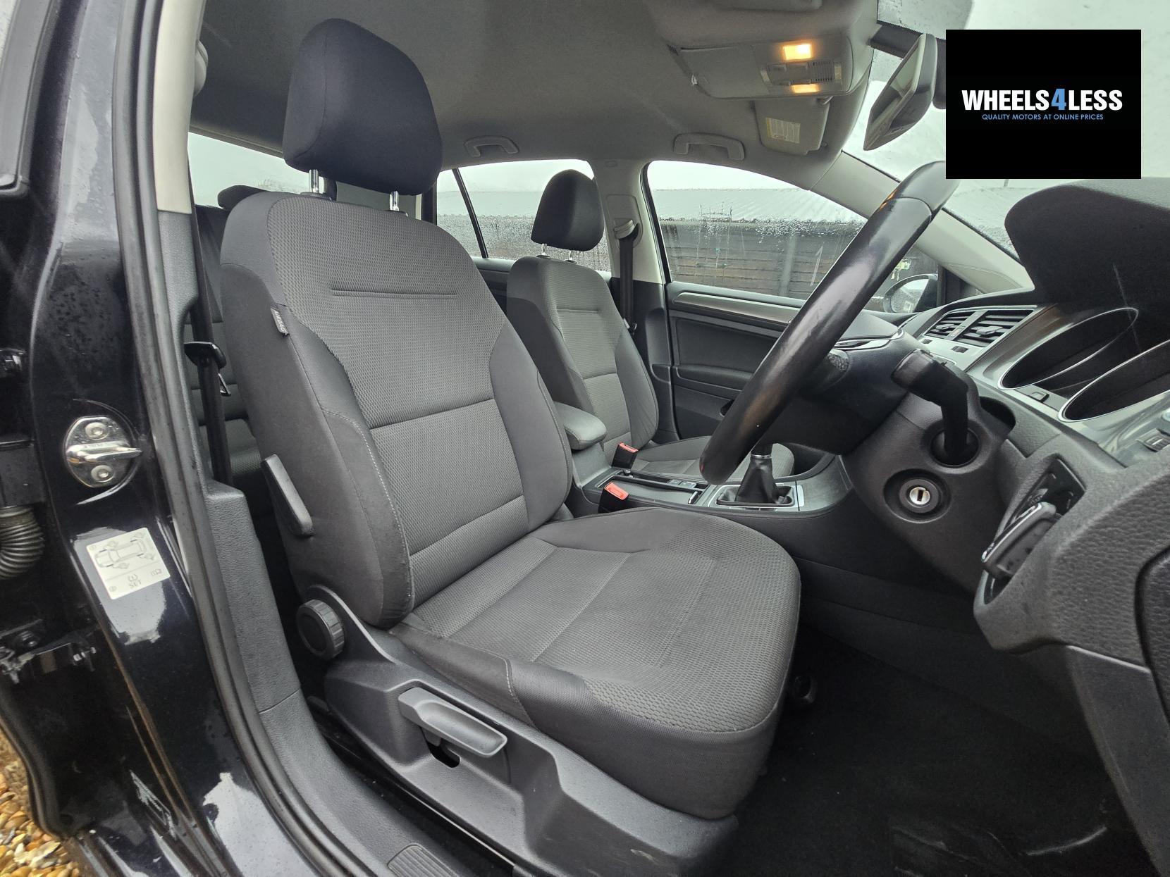 Volkswagen Golf 1.6 TDI BlueMotion Tech SE Hatchback 5dr Diesel Manual Euro 5 (s/s) (105 ps)