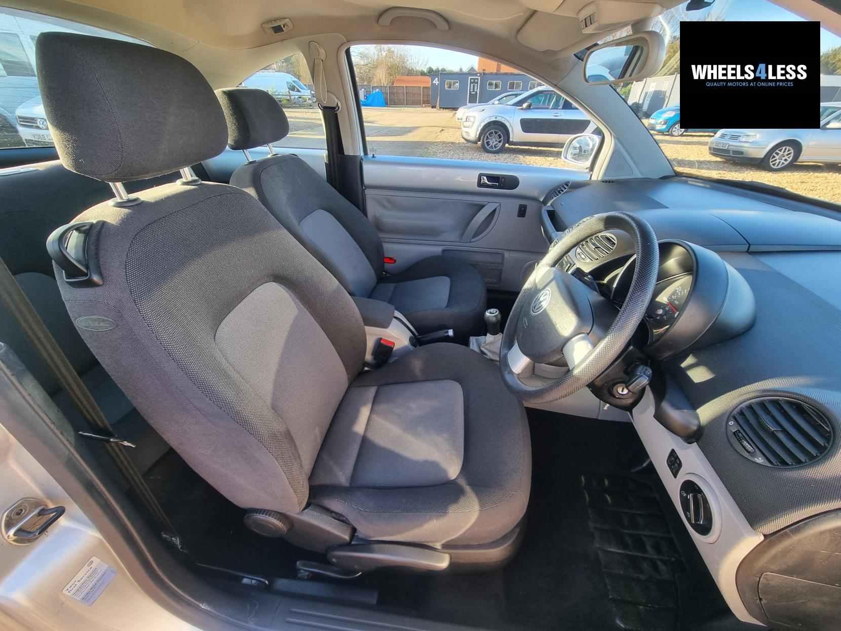 Volkswagen Beetle 1.4 16V Hatchback 3dr Petrol Manual Euro 4 (75 ps)