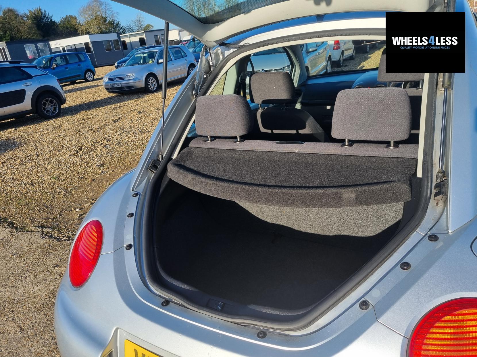 Volkswagen Beetle 1.4 16V Hatchback 3dr Petrol Manual Euro 4 (75 ps)