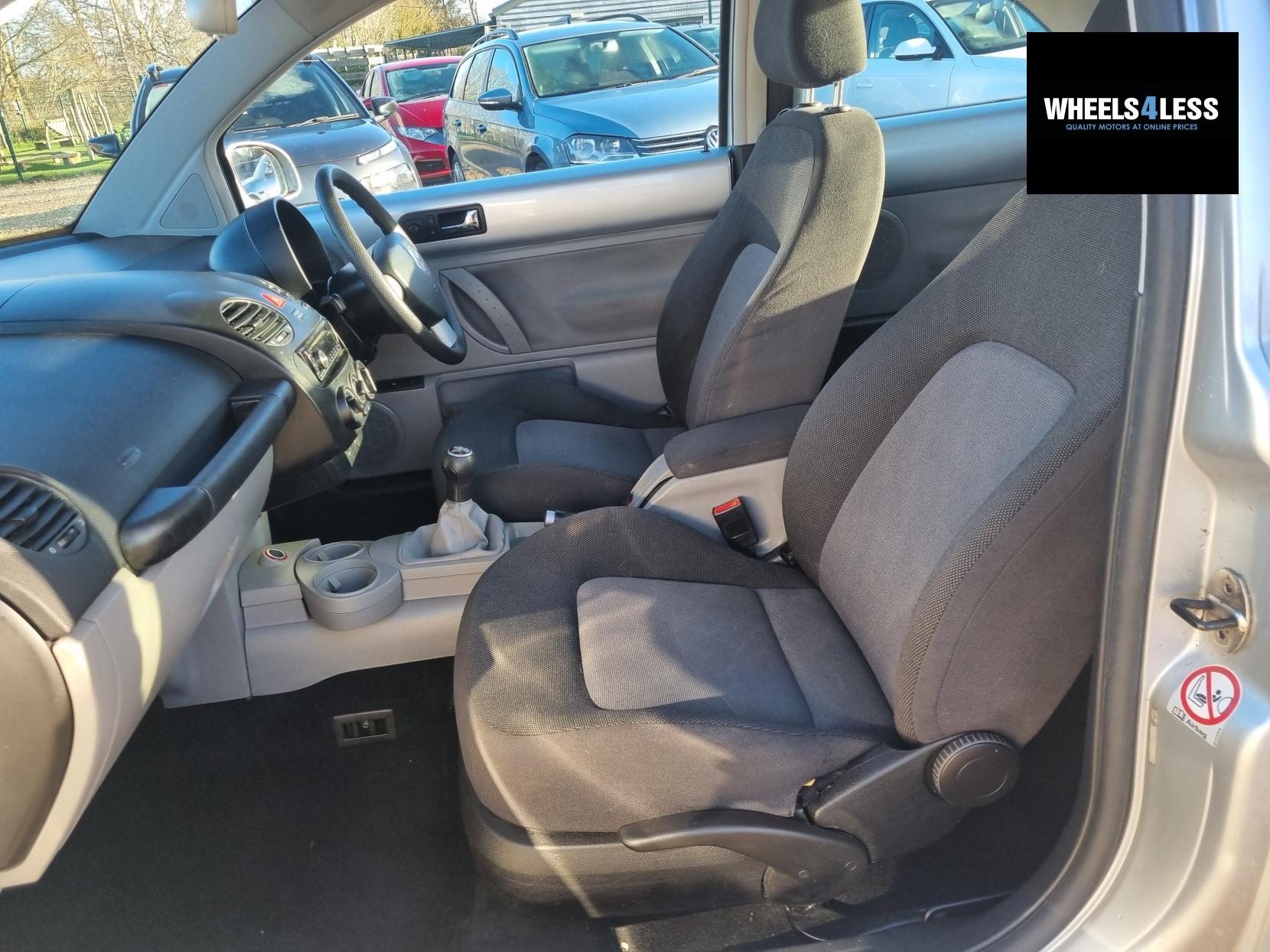 Volkswagen Beetle 1.4 16V Hatchback 3dr Petrol Manual Euro 4 (75 ps)