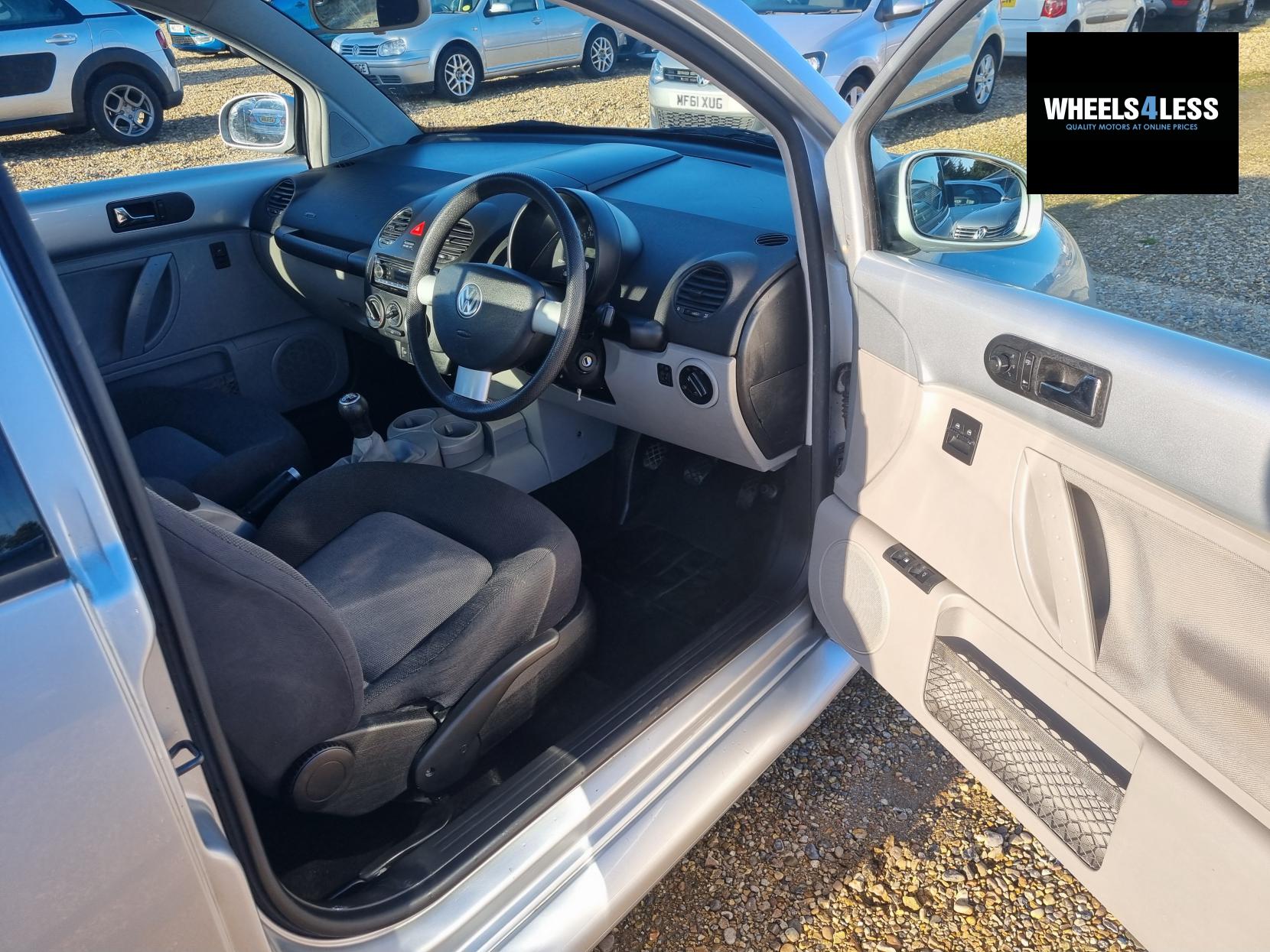 Volkswagen Beetle 1.4 16V Hatchback 3dr Petrol Manual Euro 4 (75 ps)