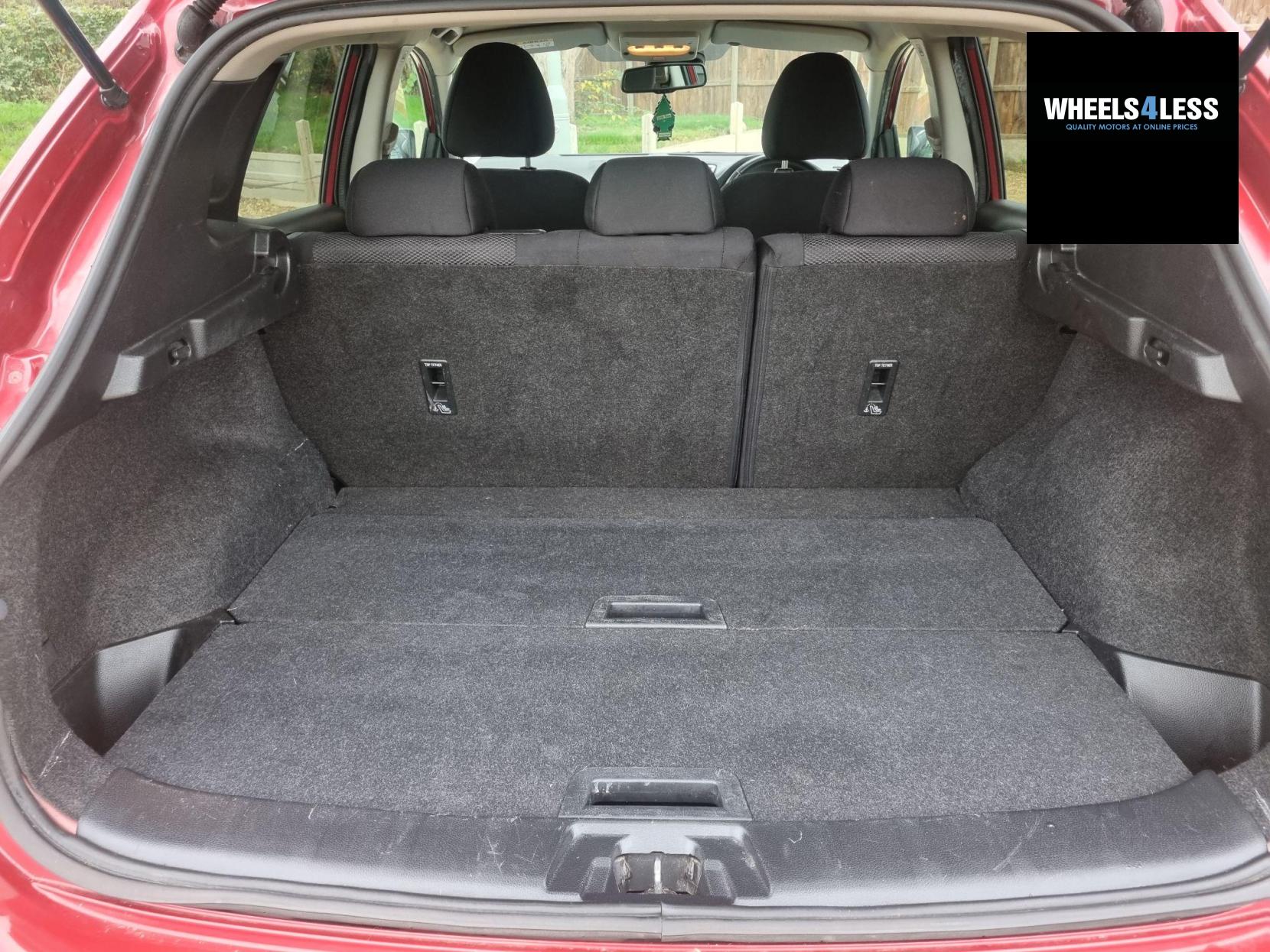 Nissan Qashqai 1.2 DIG-T N-Connecta 2WD Euro 6 (s/s) 5dr