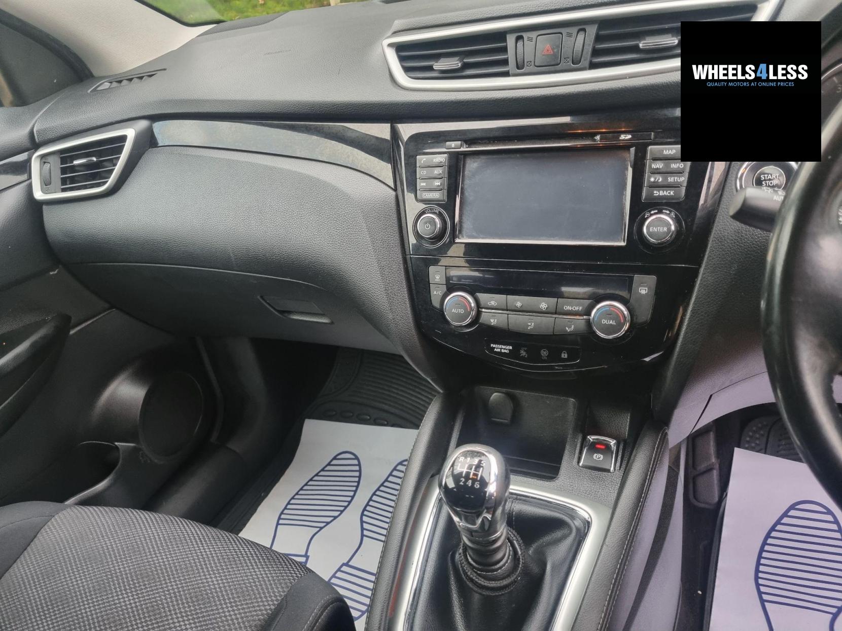 Nissan Qashqai 1.2 DIG-T N-Connecta 2WD Euro 6 (s/s) 5dr