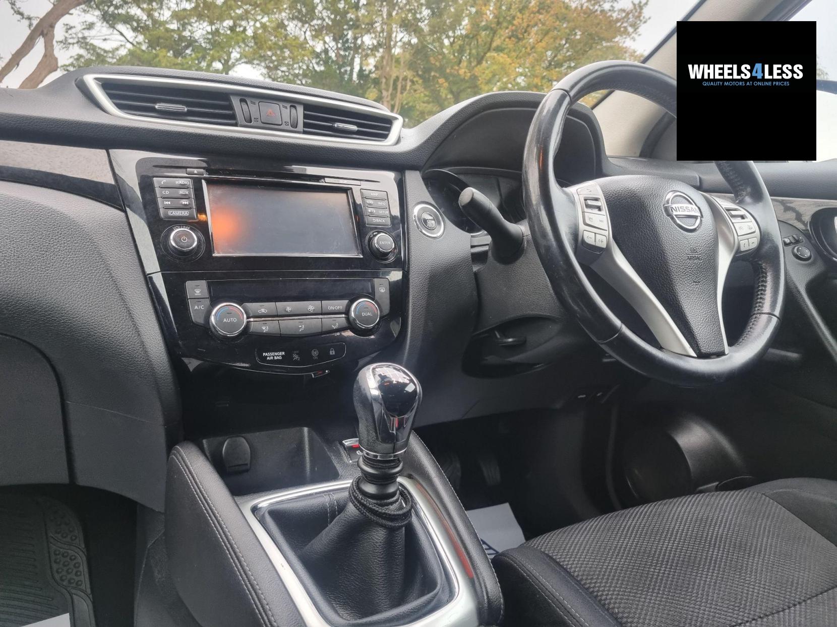 Nissan Qashqai 1.2 DIG-T N-Connecta 2WD Euro 6 (s/s) 5dr