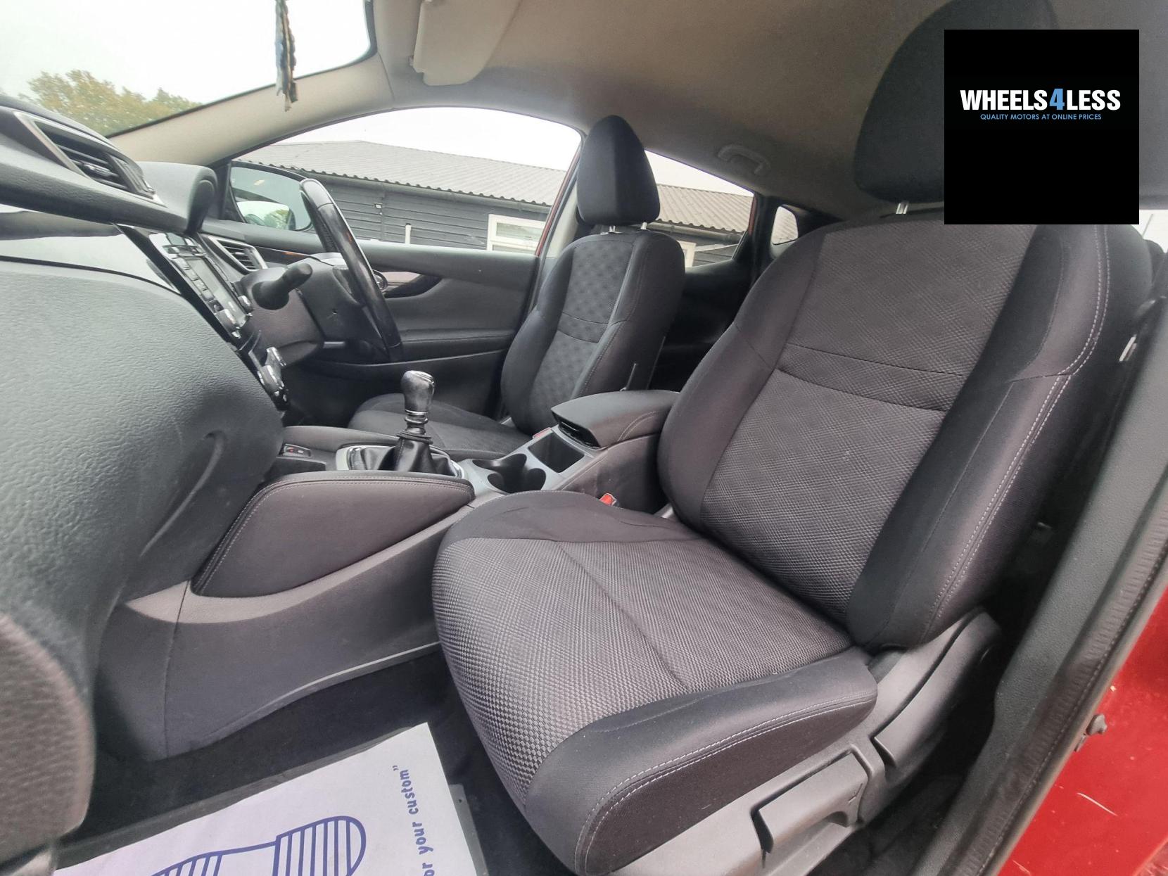 Nissan Qashqai 1.2 DIG-T N-Connecta 2WD Euro 6 (s/s) 5dr