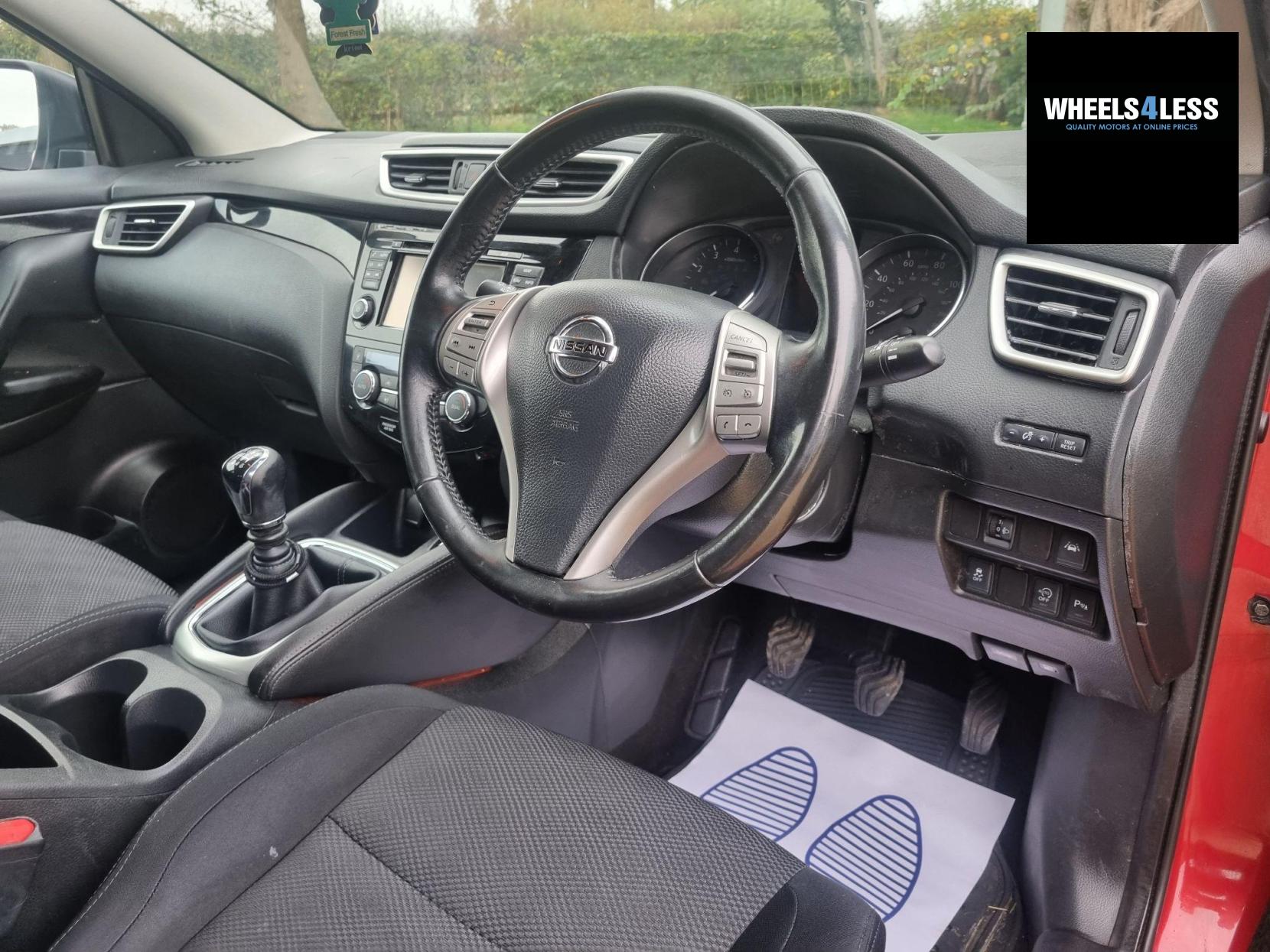 Nissan Qashqai 1.2 DIG-T N-Connecta 2WD Euro 6 (s/s) 5dr