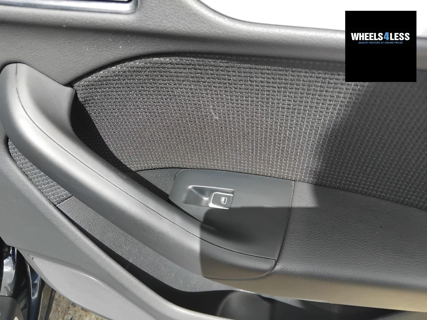 Audi Q3 1.4 TFSI CoD S line Edition S Tronic Euro 6 (s/s) 5dr