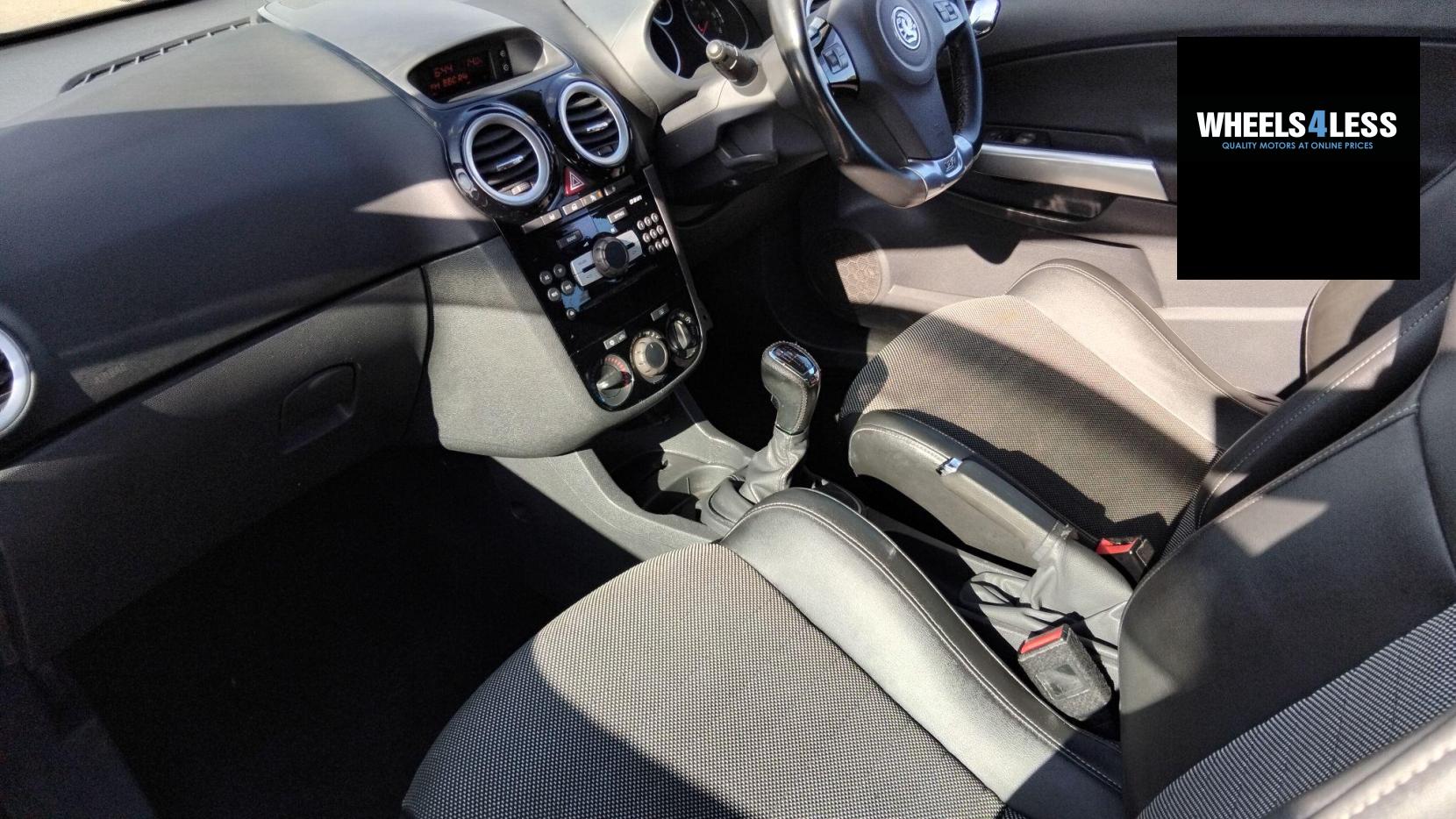 Vauxhall Corsa 1.6i Turbo 16v VXR Arctic Edition 3dr