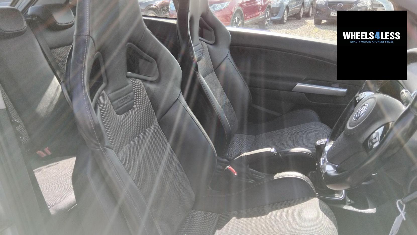 Vauxhall Corsa 1.6i Turbo 16v VXR Arctic Edition 3dr