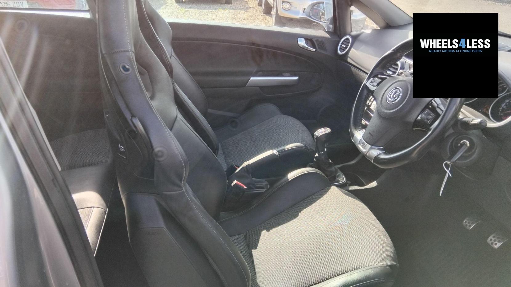 Vauxhall Corsa 1.6i Turbo 16v VXR Arctic Edition 3dr