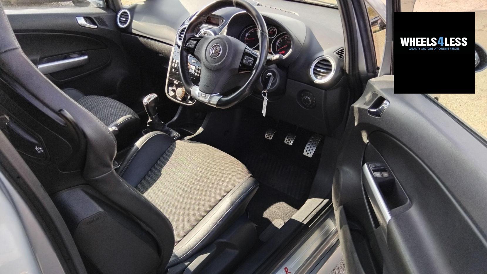 Vauxhall Corsa 1.6i Turbo 16v VXR Arctic Edition 3dr