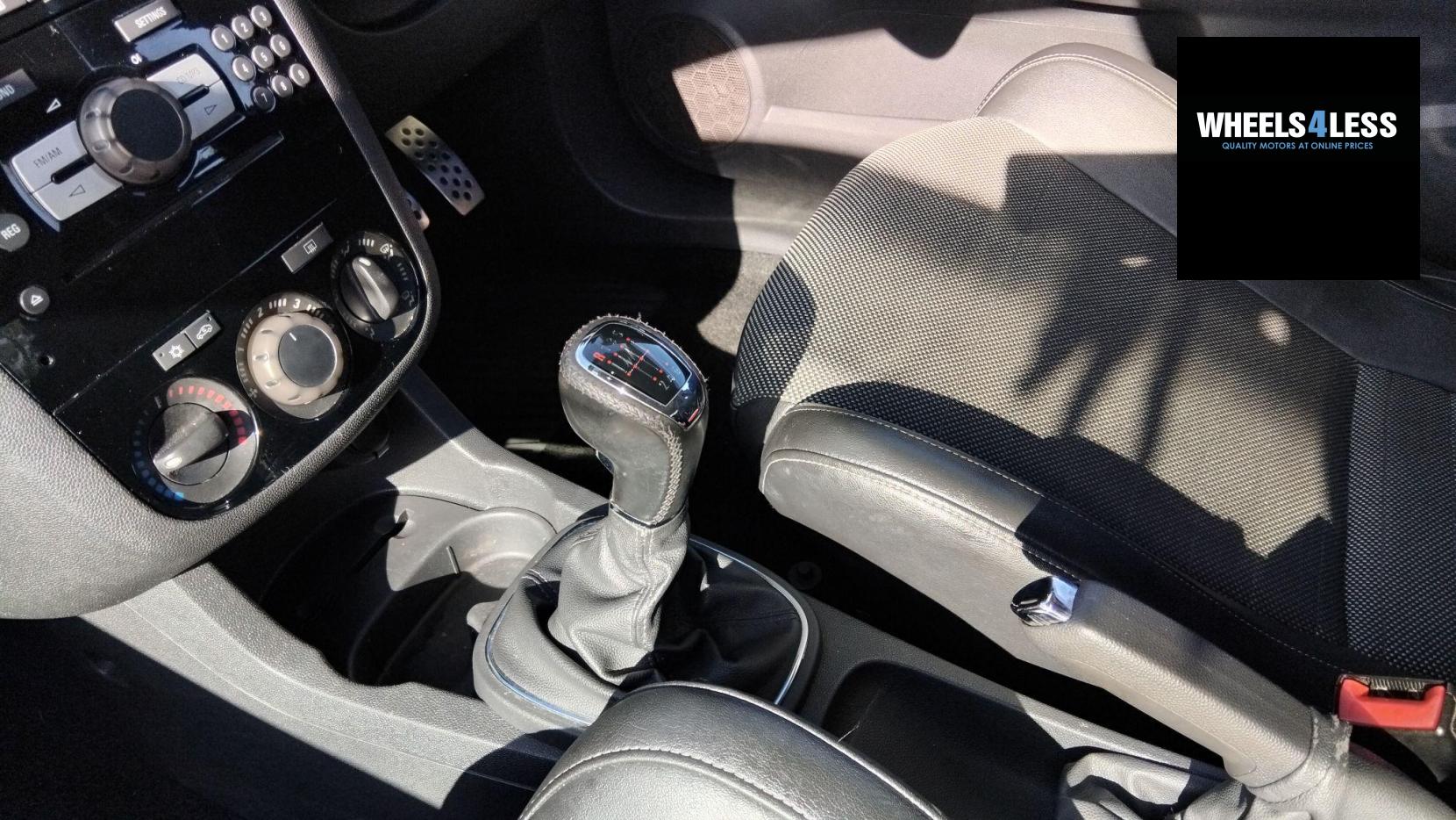 Vauxhall Corsa 1.6i Turbo 16v VXR Arctic Edition 3dr